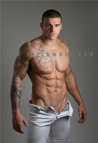 Porn Pics completelyfine:  billyraysorensen:  Hot muscled footballer