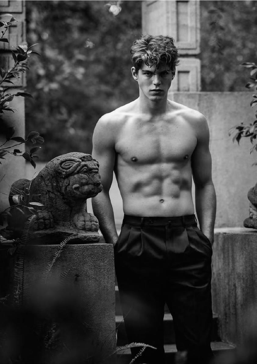 interestingmalenipples:  Bertold Zahoran