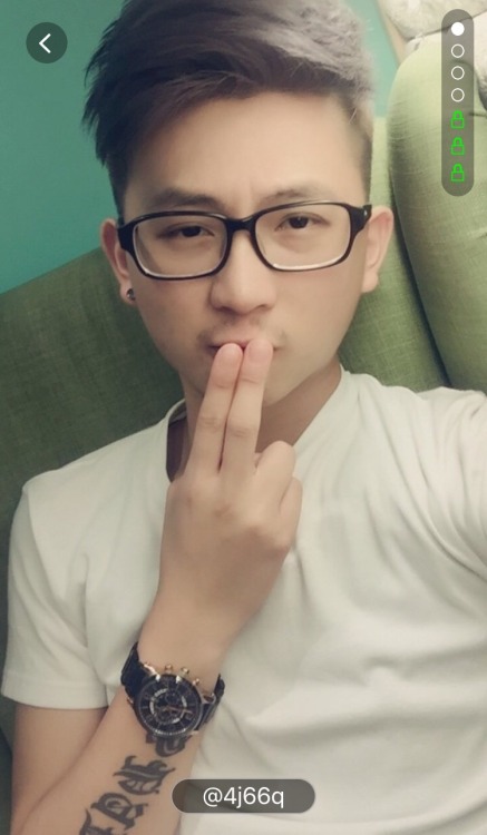 leogorhk: dch1818: Cute Nice face but ugly dick