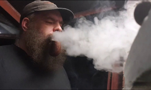 daddiesboy065: redswop66: smokeybruiser: Hazy regards FUCK ENJOY A HOT PIPE SMOKE SWOP GRRRRR WOOOOO