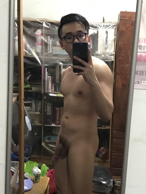 pluboymy: singaporepride: Malaysian guy - Willeo Soeurs Willie from Klang ,I like him so much