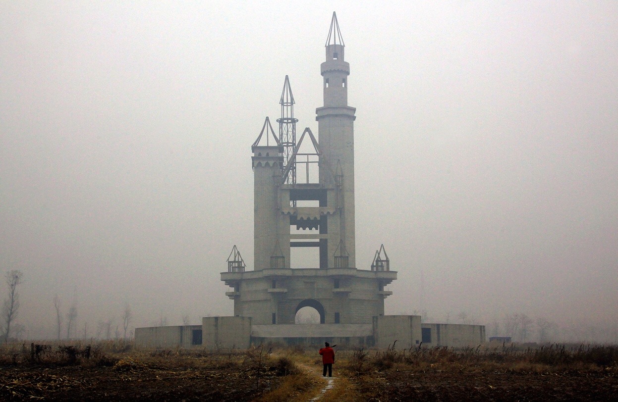 weirdlandtv:Photos by David Gray of China’s abandoned WONDERLAND park, once planned