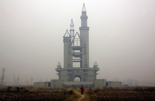 weirdlandtv:Photos by David Gray of China’s abandoned WONDERLAND park, once planned