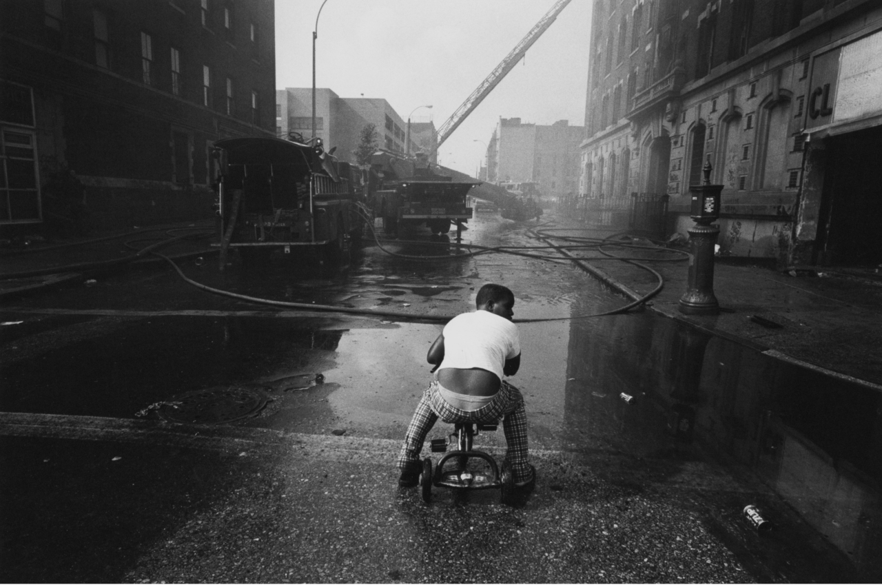 thephotoregistry:  From FirehouseJill Freedman