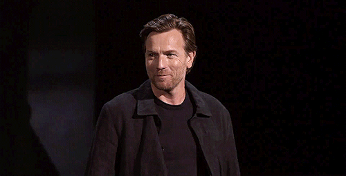 ewanmcgregorz:Ewan McGregor reacts to fans cheering at D23 Expo 2019