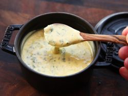 yummyinmytumbly:  Foolproof Béarnaise Sauce