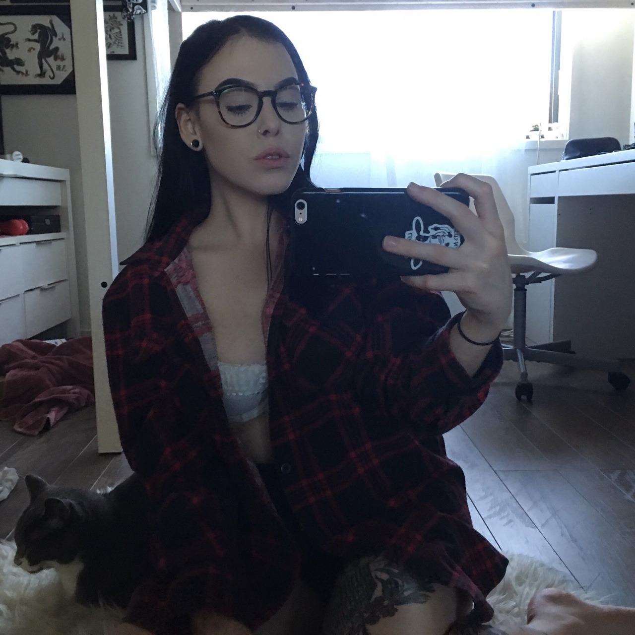 darkerhxlf:  hello it is me.  -waiving hi- @darkerhxlf