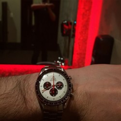 womw:  Today’s light up your day. The red lights are pretty sweet in the Azuma Sushi bathroom with my JDM Omega 