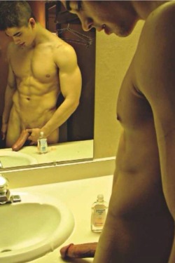 juicytwink:  FOR THE JUICIEST, SEXIEST, HOTTEST GUYS ON TUMBLR JUICYTWINK.TUMBLR.COM