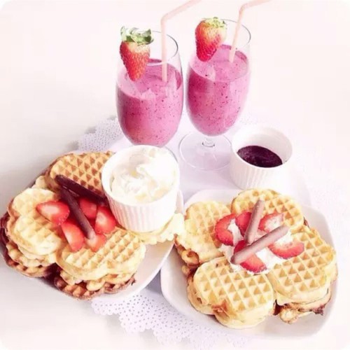 Breakfast !✌ Breakfast !✌ #fitfam #goodmorning #breakfast #eathealthy #eatclean #fruits #fresh #food