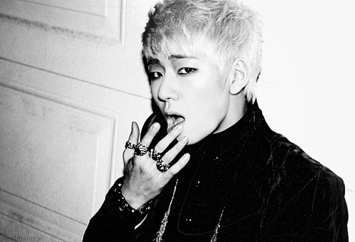 xlifeisawonderlandx:  “I will survive as I live…I must survive until the end.”