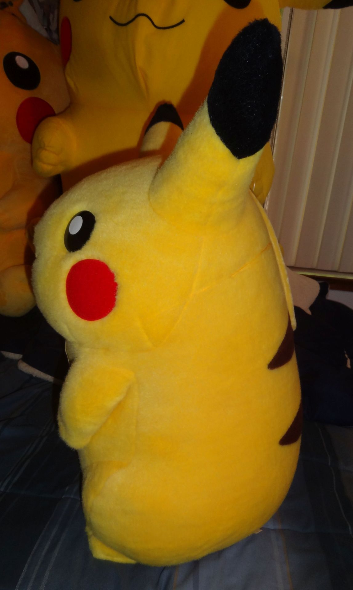 pacificpikachu:  This plush is the AG TOMY Super Oversized (Chou Tokudai) Pikachu!