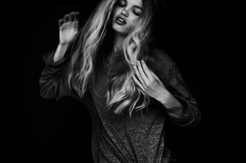 alalae: sugarlyps: fragileteens:  v-is:  colorless-b-e-a-u-t-y:  daphne groeneveld  She looks so gor