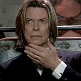 ennish:  allthenobodyppl:  allthenobodyppl:  The expressions of Bowie as he looks