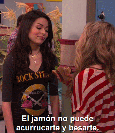 marica-callate:  La comida is love:v-Kit Kat.