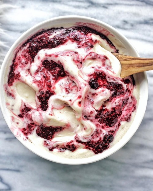 jessicasodenkamp - Vanilla banana ice cream with chia berry jam...