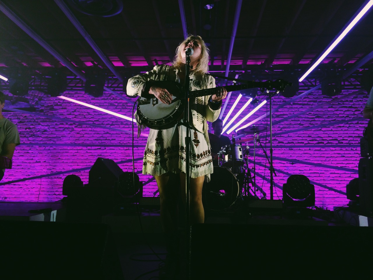 bitch-media-female-musicians-rocking-sxsw-in-order-laura-marling-ms