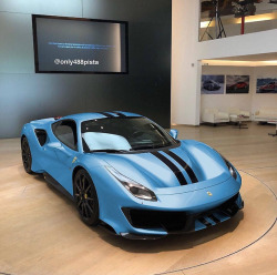 racecarjoe:2019 Ferrari 488 Pista dressed in blue