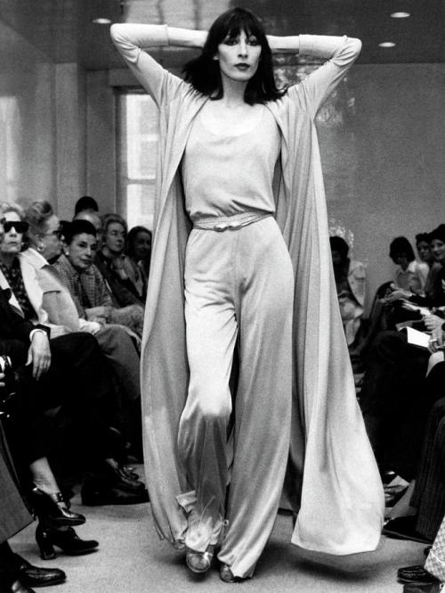 the-original-supermodels: Halston (1972)Star / Model: Angelica Huston