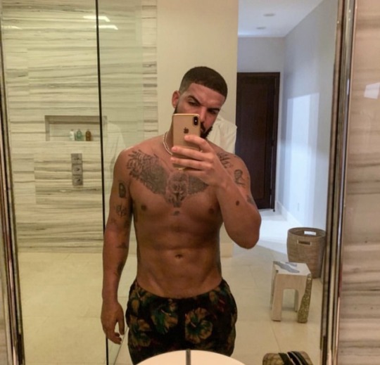 nayarital:  They better flag Drake’s Nips 👀