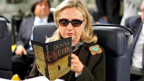 Did you guys read about how #HillaryClinton is a big Donna Leon fan? ️ https://t.co/picDcL61d1