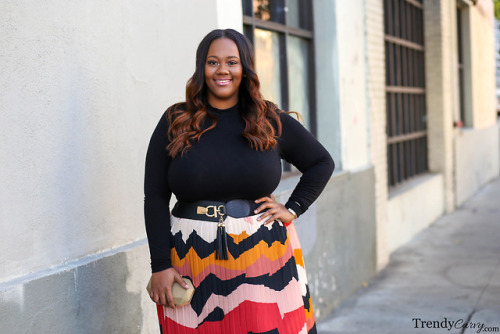 trendycurvy:PleatedOutfit details on TrendyCurvy.comPhotographer: Steve Suavemente