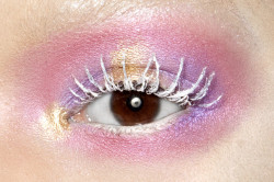 Vlada-Sasha-Natasha:  John Galliano Makeup Fw 09