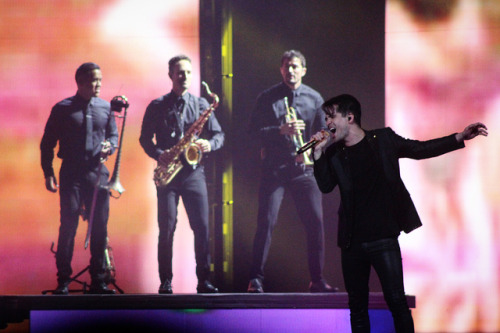 brendonuriesource: picscait: I can’t believe these pictures I got from Panic! At the Disco las