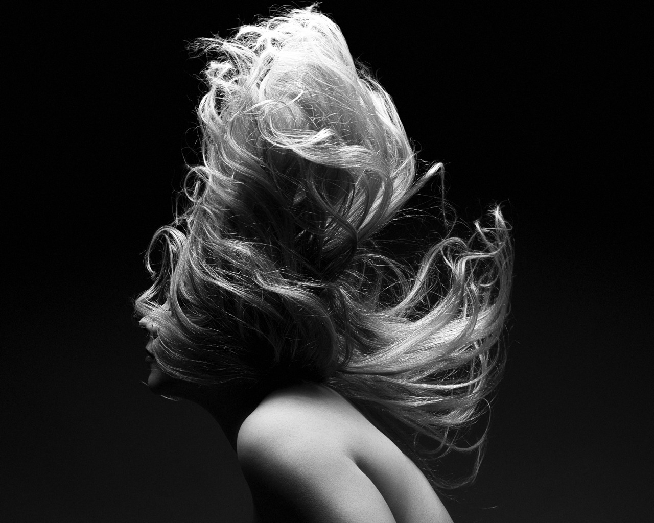 bodyscapeboudoir:  Hair Tornado  - Irene Photography by Michael Rodriguez