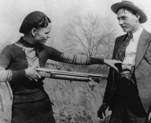 crimesandkillers:  Bonnie Parker and Clyde porn pictures