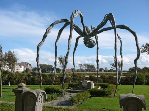 sixpenceee:  These gravestones are amazing. Cemetery porn pictures