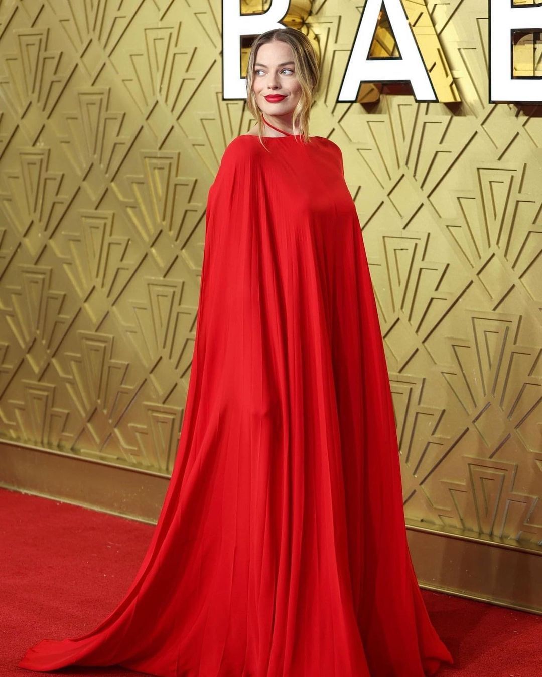 Margot Robbie's Flowing Red Dress Had a Surprise in the Back