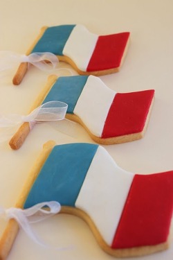 audreylovesparis:  Bastille Day Cookies