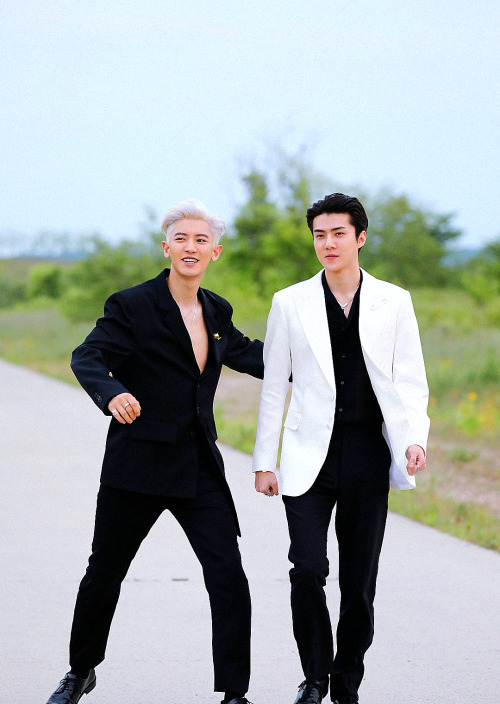 holding for chanyeol: day [437/548]↳ EXO-SC on the set of Closer to you | July 2019