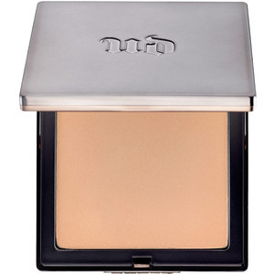 Review on Urban Decay’s Naked Skin Ultra Definition Pressed Finishing Powder!
Retails for $34
This powder claims to have a luminous, demi matte finish. Like all products in the “Naked” line it’s supposed to be very natural looking.
Texture
Extremely...