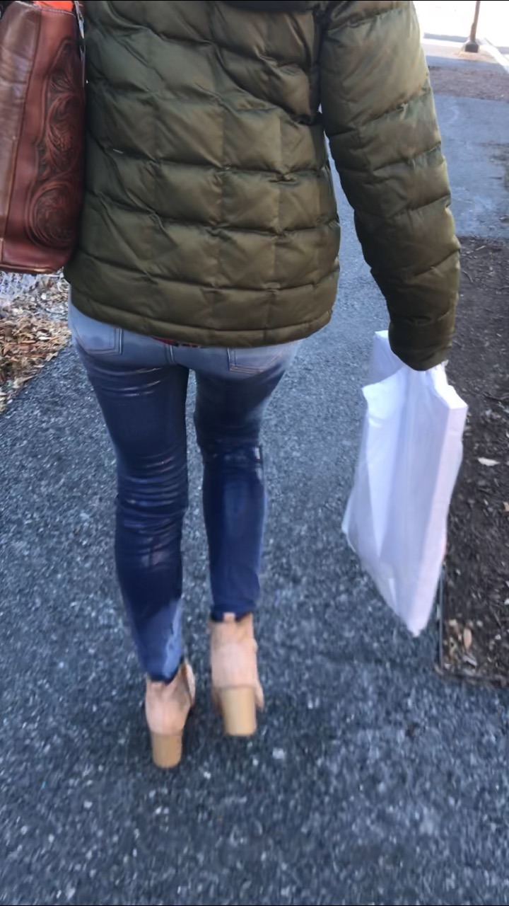 wetscarlet511:  Wet ScarletSooo I like to spoil my fans… A SUPER SOAKED PUBLIC