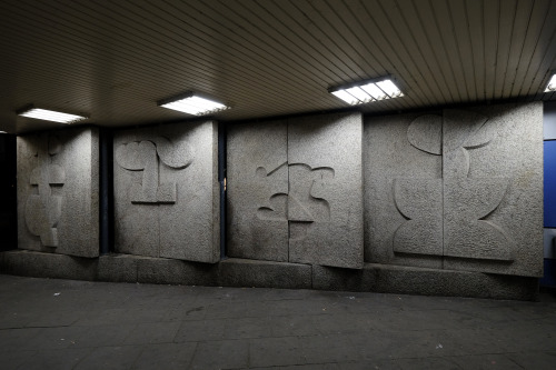 scavengedluxury:LübeckerStrasse U-Bahn. Hamburg, May 2016.