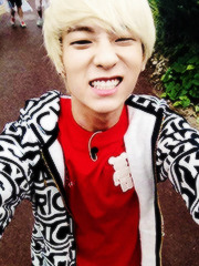 forewalls:  9 favorite selcas of l.joe   porn pictures