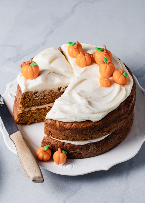 sweetoothgirl:  the best pumpkin cake with