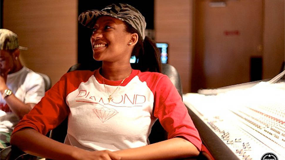 tellmewhere2start:  Amazing 16-Year-Old Girl Created a Beat for Jay-Z’s New Album