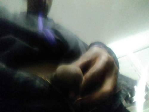 gayfijian: qauri69: He keeps sending his pics…. Horny kaiviti boy❤ Tell him to send to me too