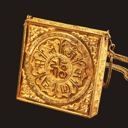 Ancient Chinese jewellry in Ming dynasty by 南京市博物总馆