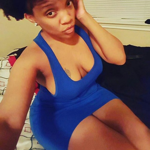 313bigbootyluver: bruh-in-law: Domonique Wells Omg☝