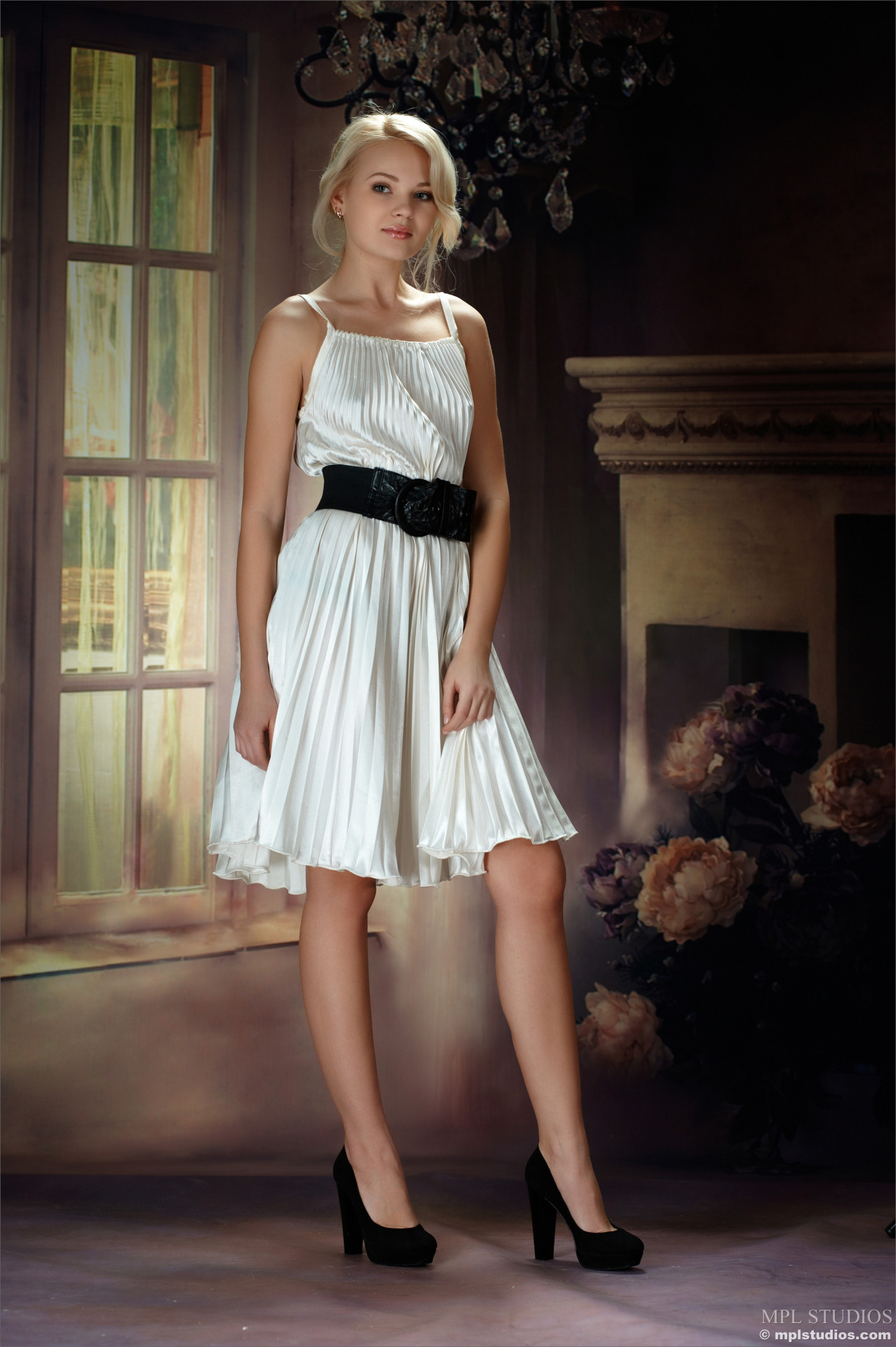 setteasette:  sette1sette: Talia - Fabulous woman… Want to find out what’s under