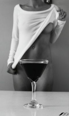 the-erotic-review:  #DrinkWineDay#WineThusrday#ThongThursdayhttp://buff.ly/1SQsERG