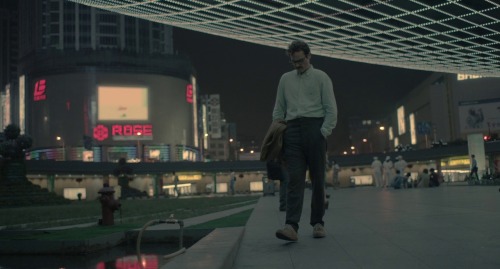 Her (2013)Cinematography: Hoyte van HoytemaCast: Joaquin Phoenix (Theodore Twombly), Scarlett Johans