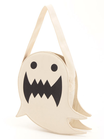 proxystar:  noble-of-shadows:  slimeous:  Ghost Shoulder Bag ¥ 430.00  ;o; I want the black one.   AAAA GIMME
