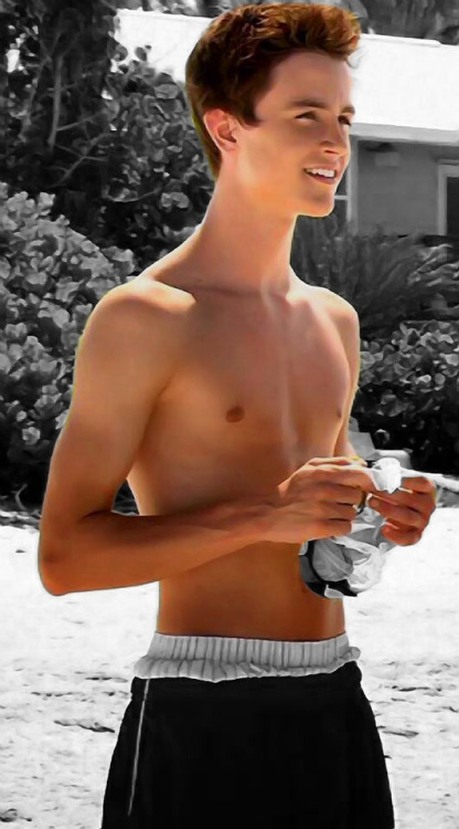 sixpackde:
“ https://www.tumblr.com/blog/sixpackde
KIK: Sixpack_de
”