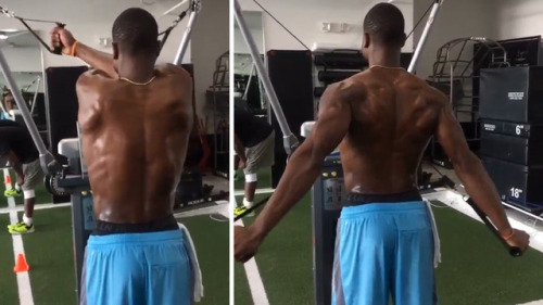 lamarworld1:Dwayne Wade booty