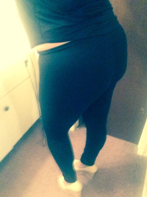 divathickness:  Stepping out to get my hair done 💋 #happysaturday